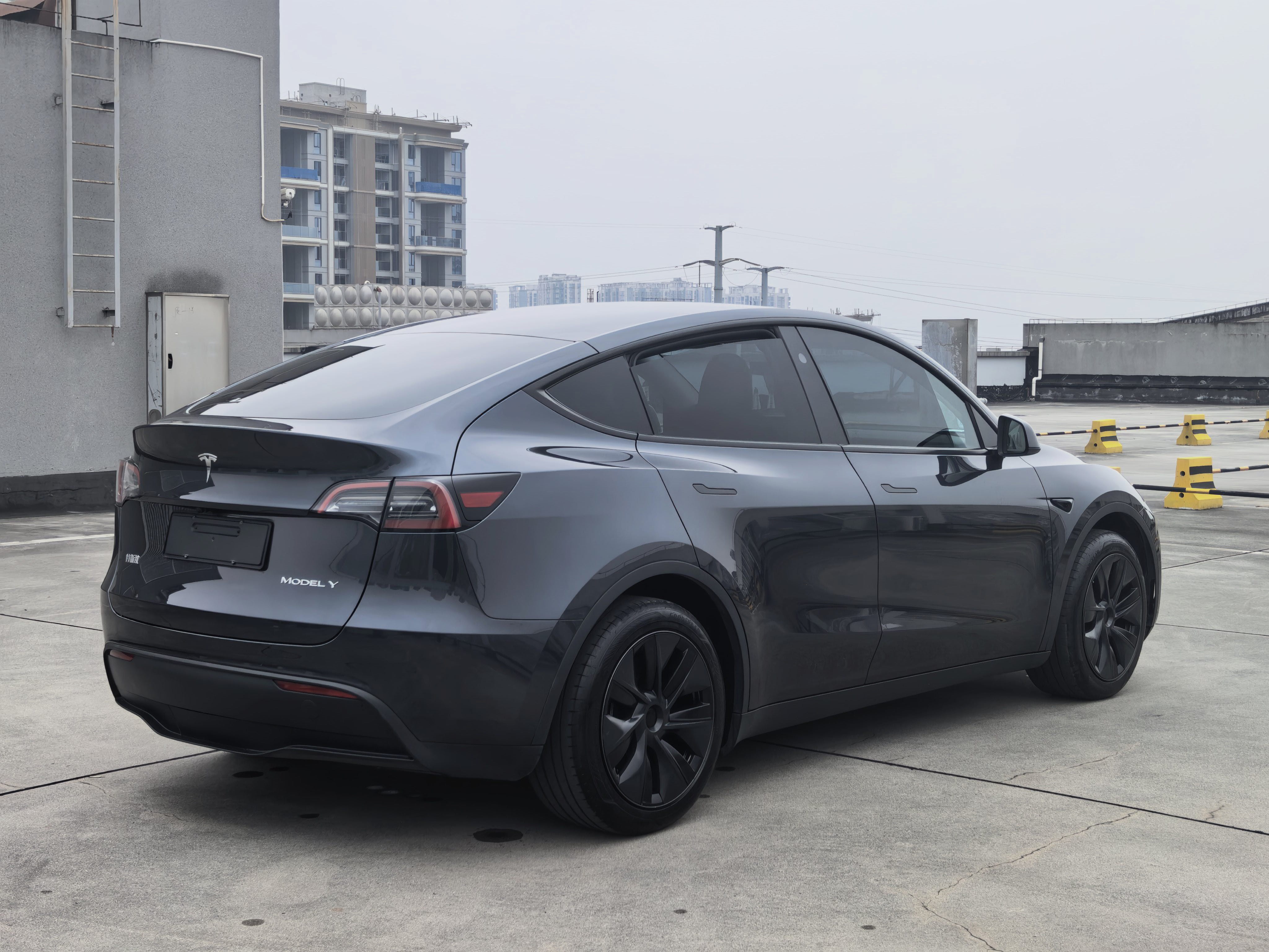 Tesla Model Y 2024 #3 Tesla Model Y 2024 car image #3