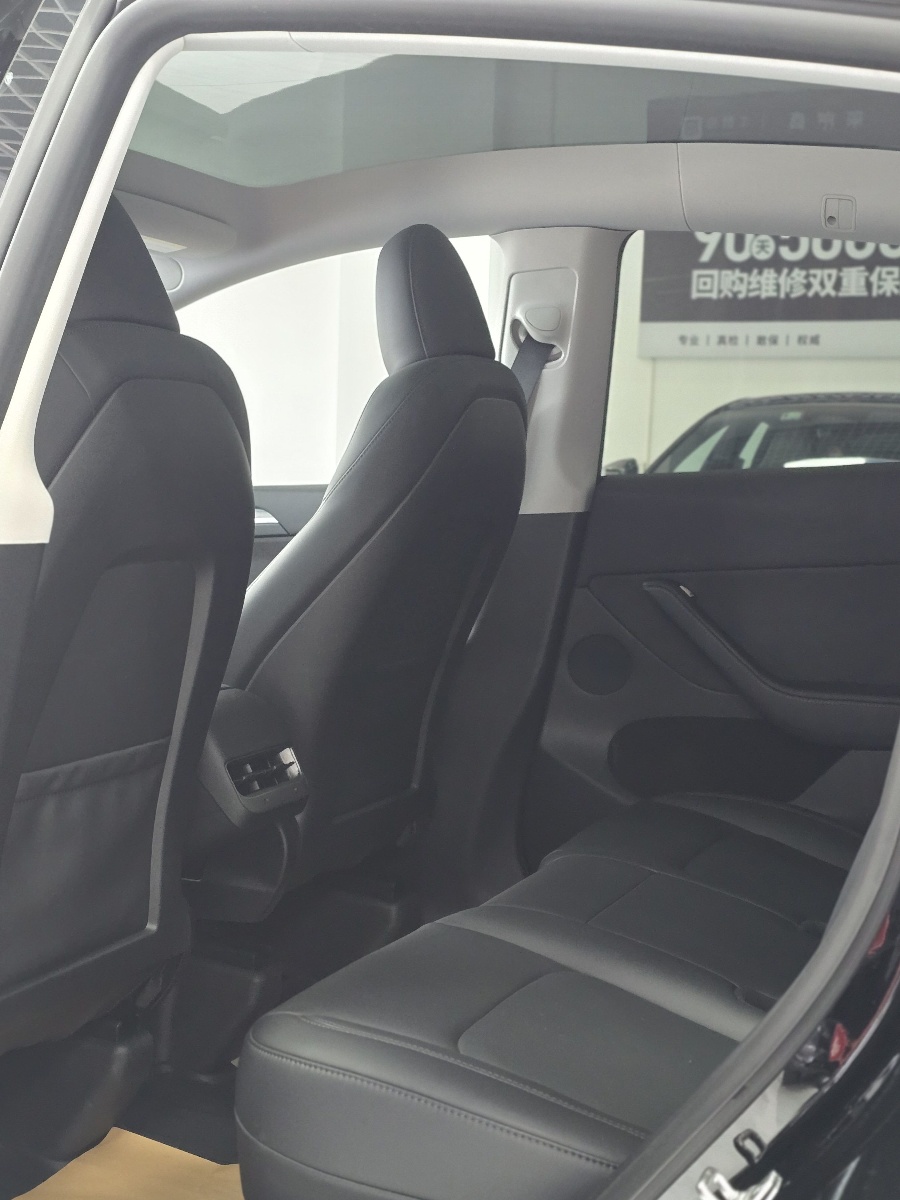 Tesla Model Y 2024 #10 Tesla Model Y 2024 car image #10
