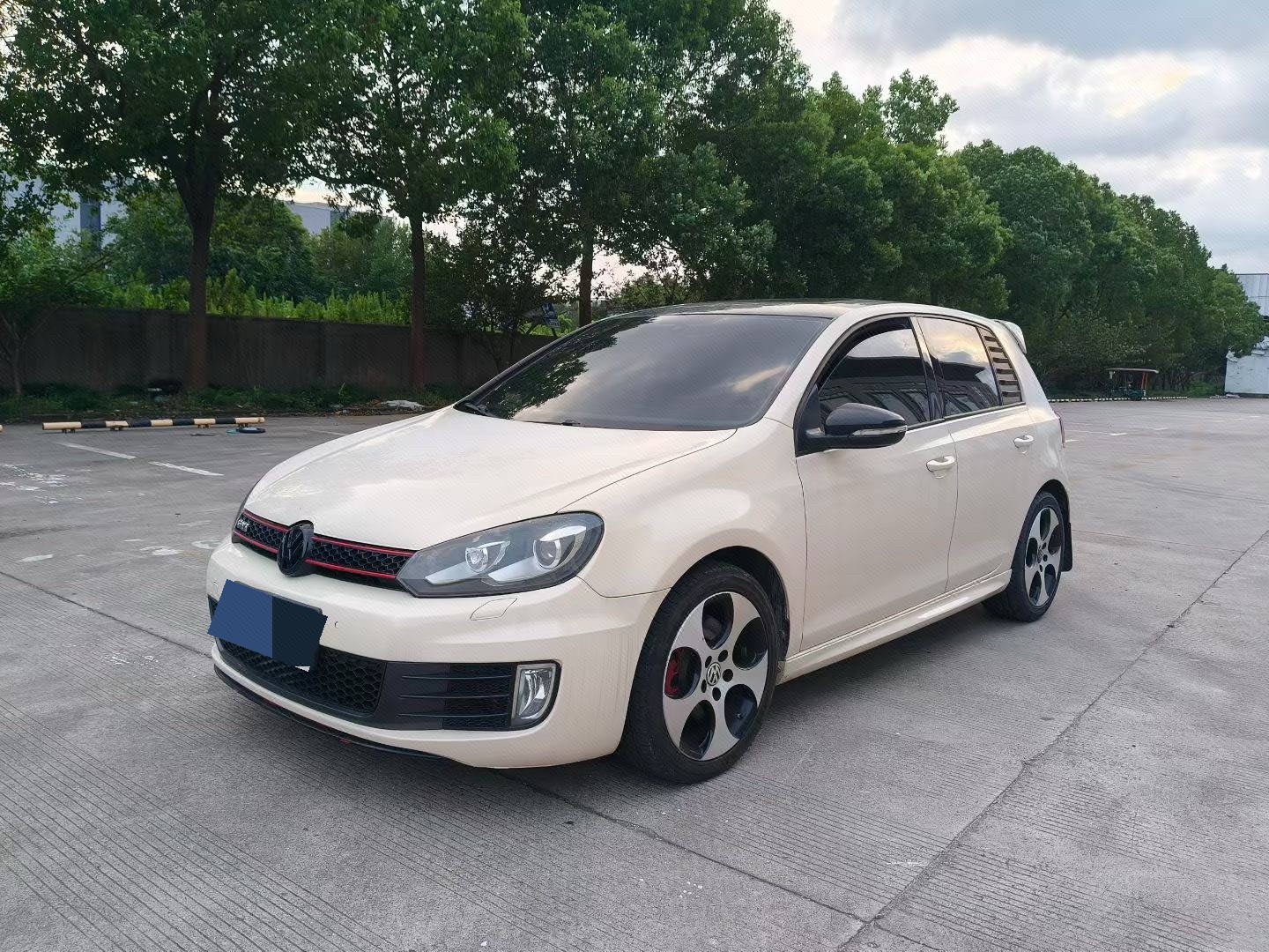 Volkswagen GolfGTI 2012 car image 