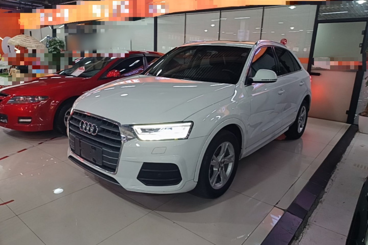 Audi Q3 2018 car image #2
