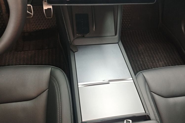 Tesla Model 3 2024 car image #14