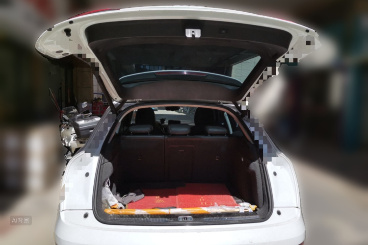 Audi Q3 2018 car image #21
