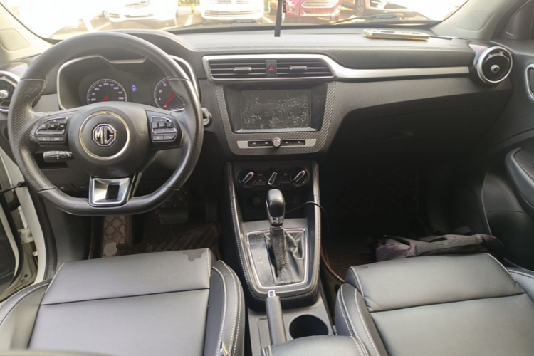 MG ZS 2018 car image #10