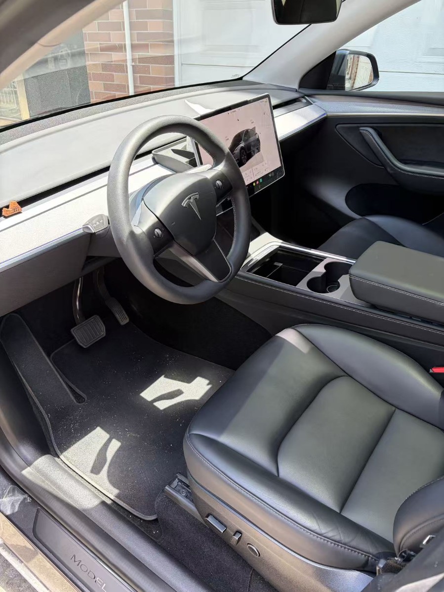 Tesla Model Y 2024 #6 Tesla Model Y 2024 car image #6