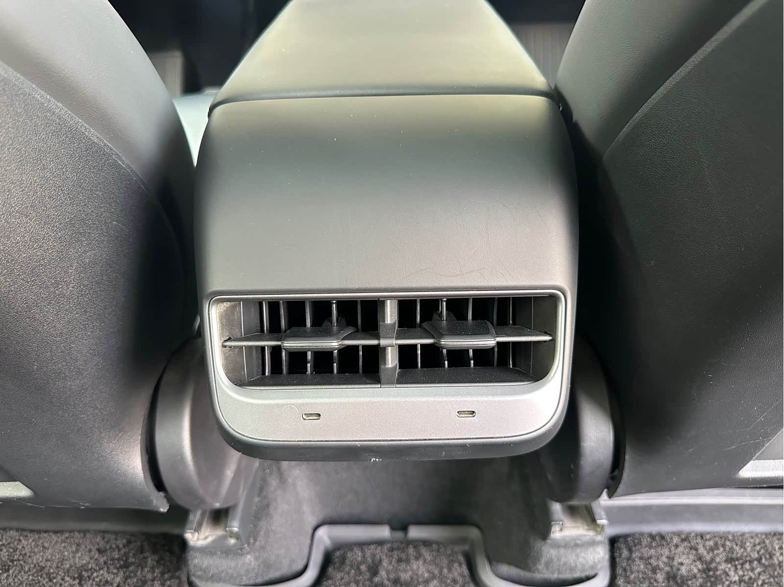 Tesla Model Y 2023 #18 Tesla Model Y 2023 car image #18