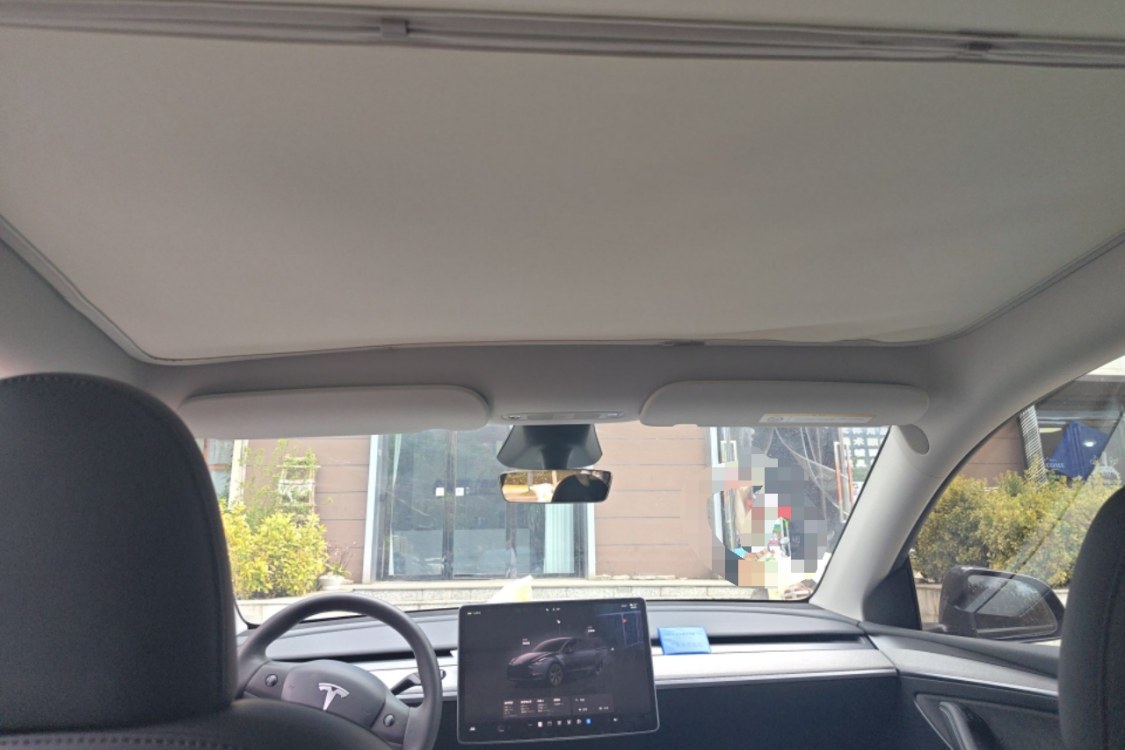 Tesla Model Y 2024 car image #22