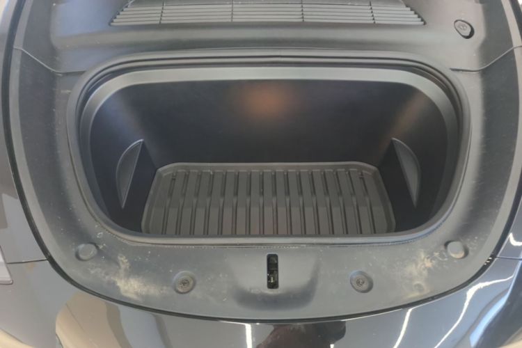 Tesla Model Y 2023 #20 Tesla Model Y 2023 car image #20