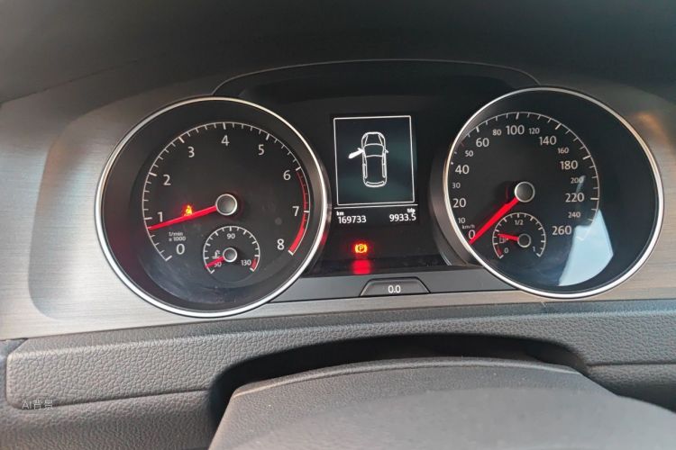 Volkswagen Golf 2017 car image #14