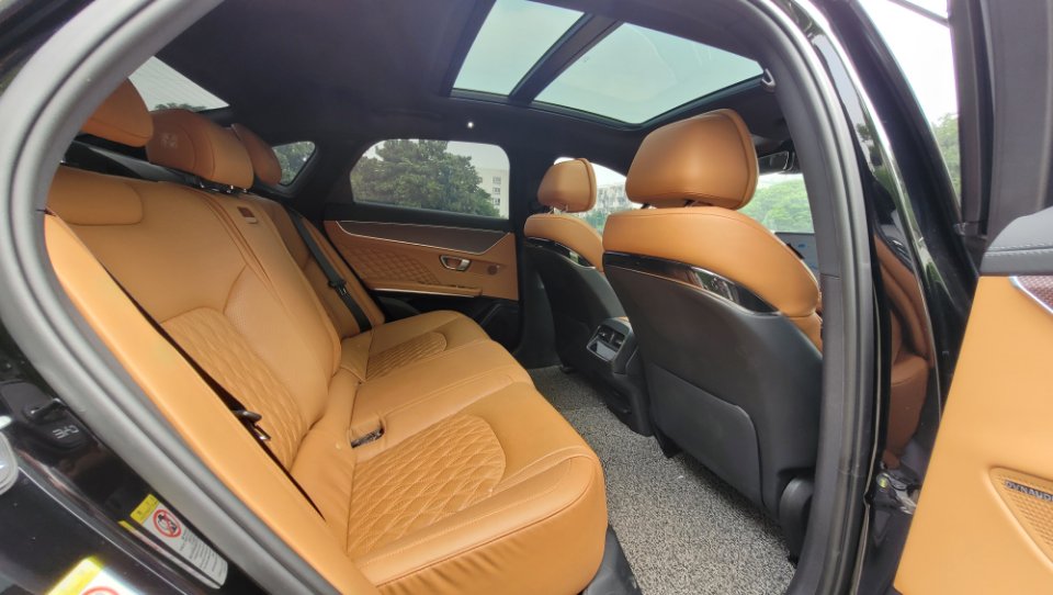 BYD Han 2022 car image #16