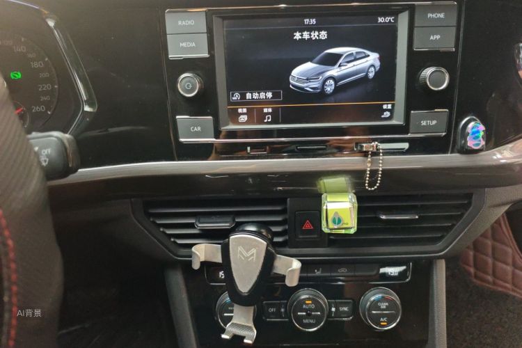 2019 car image #15