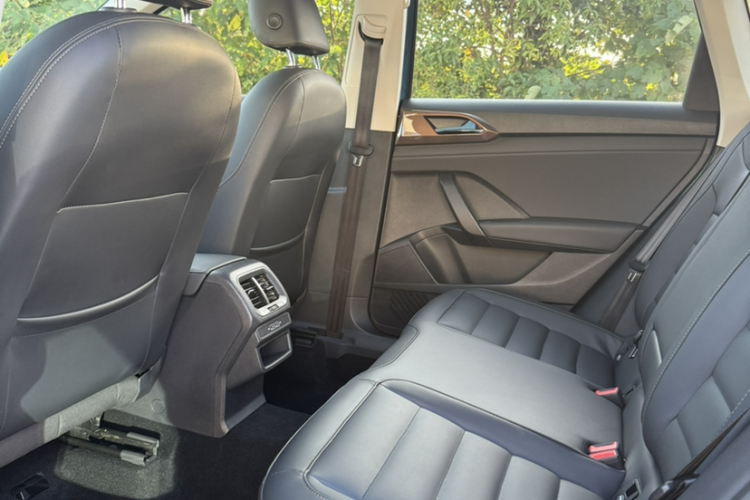 Volkswagen Tharu 2019 car image #11
