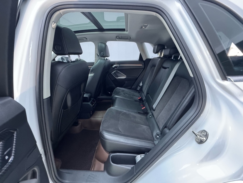 Audi Q3 2020 car image #6