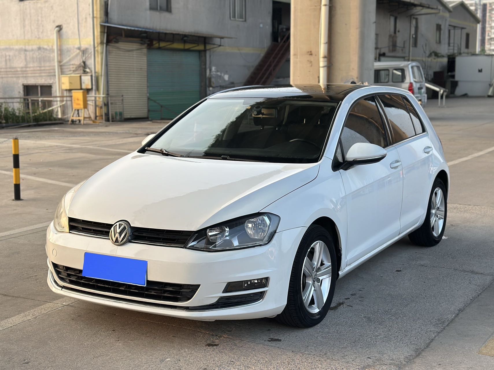 Volkswagen Golf 2015 Volkswagen Golf 2015 car image