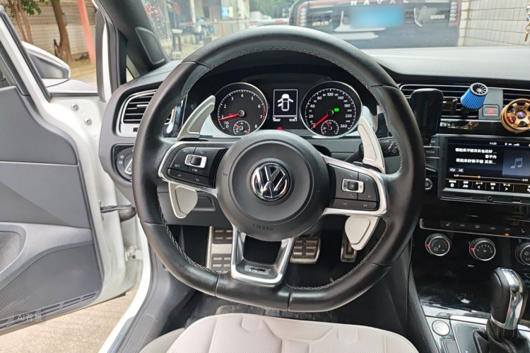 Volkswagen Golf 2017 #12 Volkswagen Golf 2017 car image #12