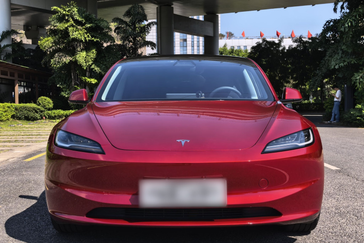 Tesla Model 3 2024 car image #3