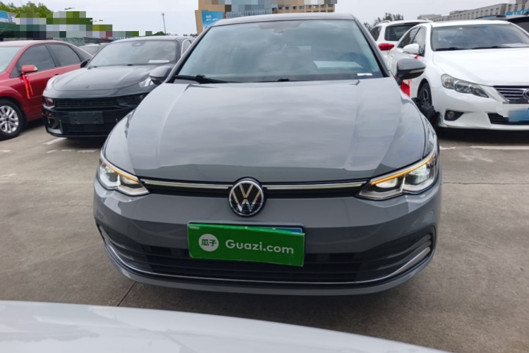 Volkswagen Golf 2022 car image #3