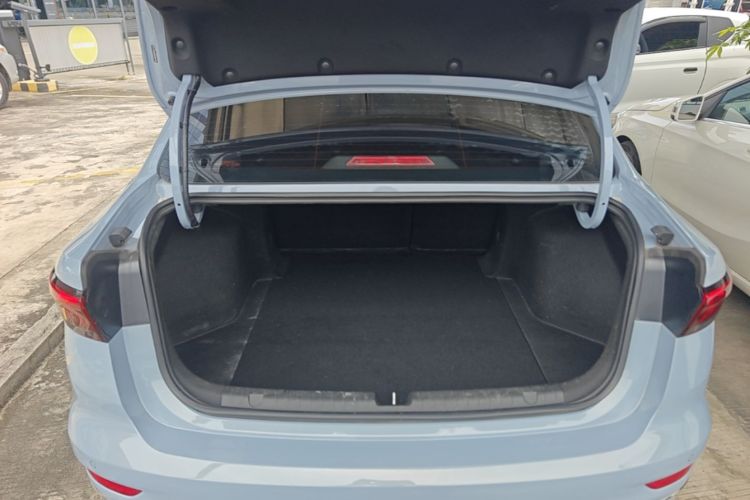 GEELY Emgrand 2023 car image #19