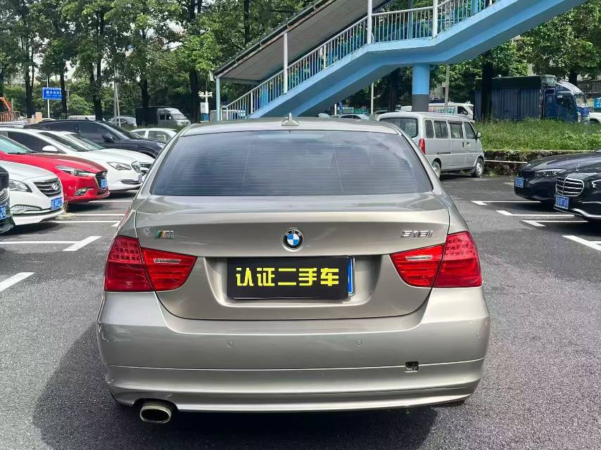BMW 3 Series 2011 #8 BMW 3 Series 2011 car image #8
