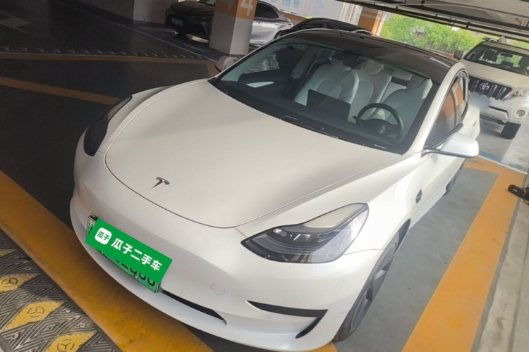 Tesla Model 3 2021 car image #2
