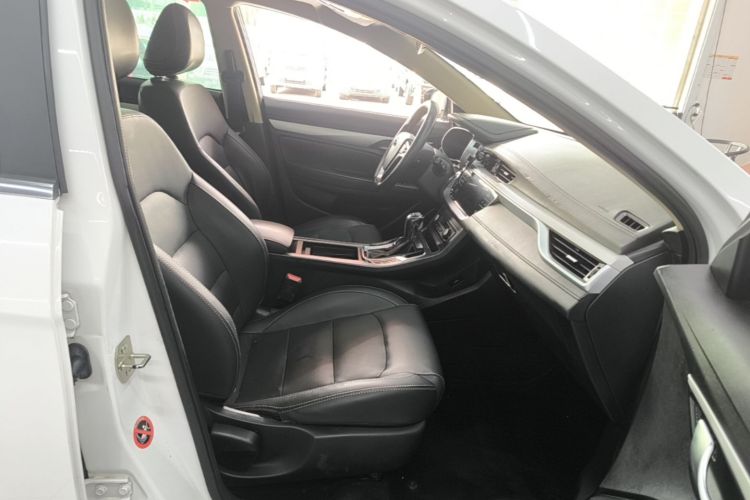 GEELY Emgrand 2019 car image #24