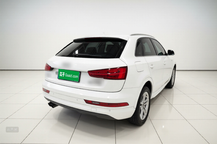 Audi Q3 2019 car image #7