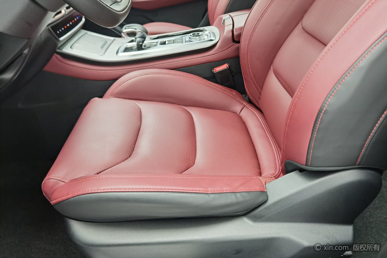 Jetour X70 PLUS 2022 car image #21