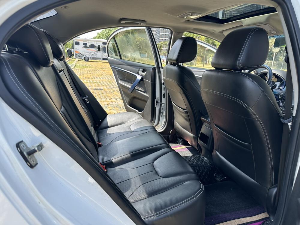 GEELY Emgrand 2016 car image #14