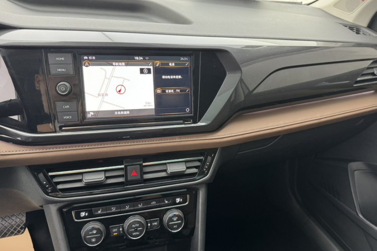 Volkswagen Tharu 2018 car image #16