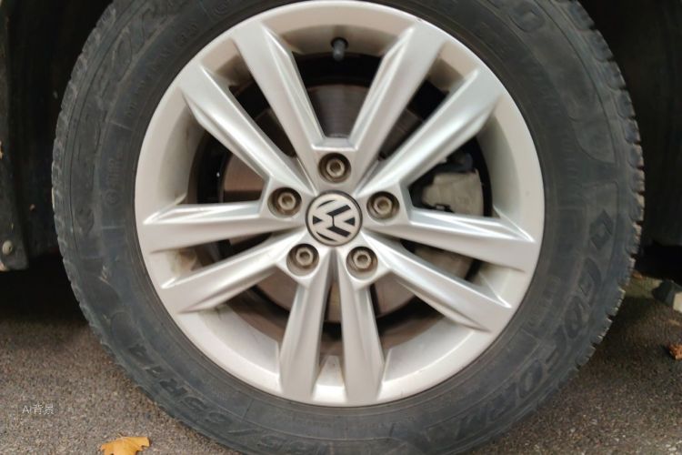 Volkswagen Polo 2017 car image #9