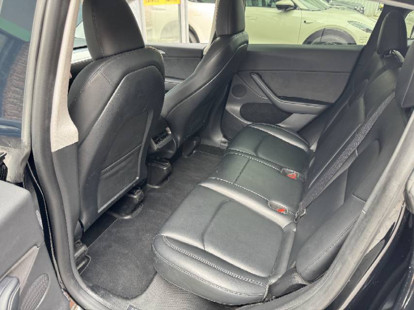 Tesla Model Y 2024 car image #5