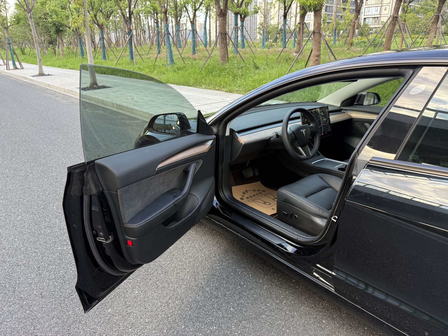 Tesla Model 3 2022 car image #9