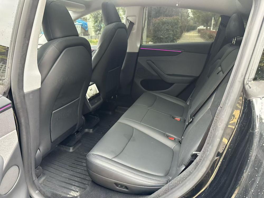 Tesla Model Y 2025 #10 Tesla Model Y 2025 car image #10