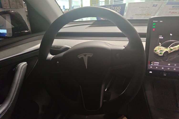 Tesla Model Y 2024 #11 Tesla Model Y 2024 car image #11