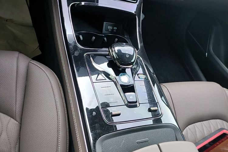BYD Han 2024 car image #14
