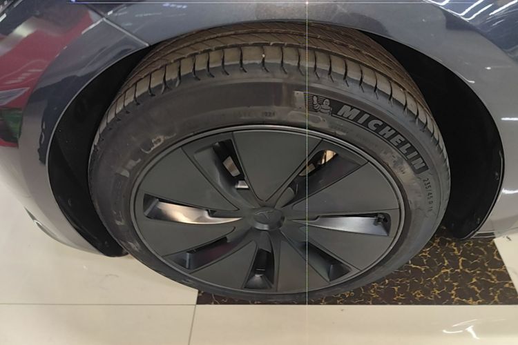 Tesla Model 3 2024 car image #9
