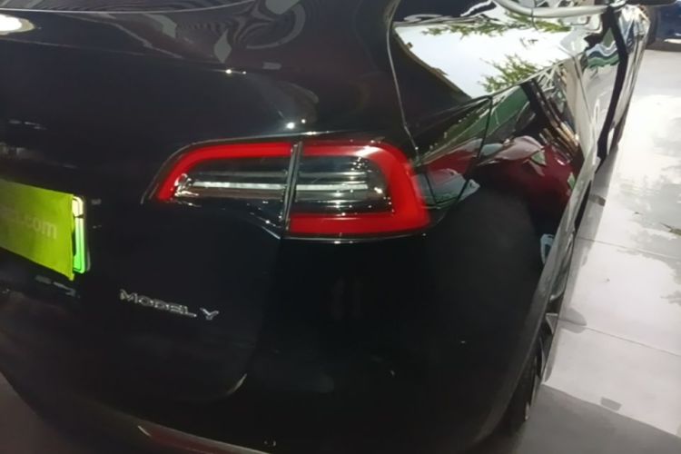Tesla Model Y 2021 #8 Tesla Model Y 2021 car image #8
