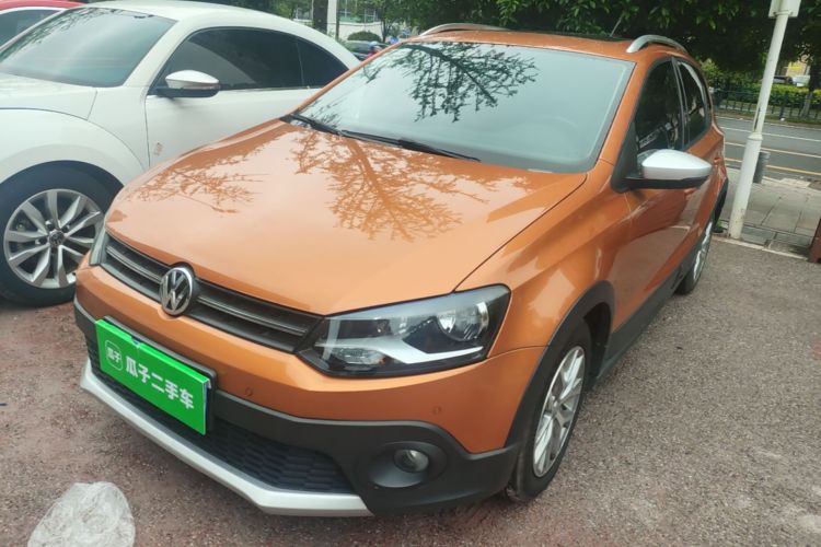 Volkswagen Polo 2019 car image #2
