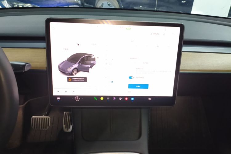 Tesla Model Y 2023 #13 Tesla Model Y 2023 car image #13