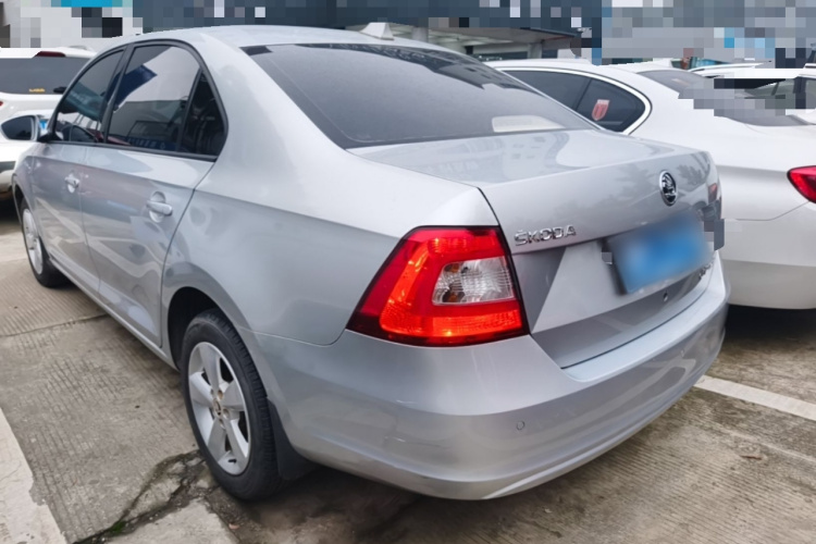 Skoda Rapid 2017 #5 Skoda Rapid 2017 car image #5