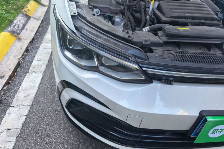 Volkswagen Golf 2022 car image #8