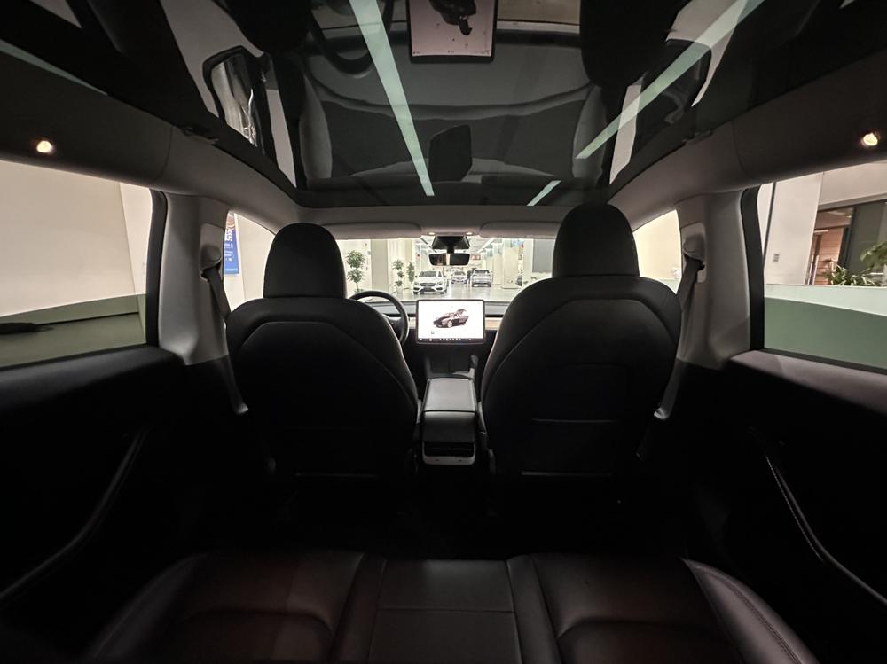 Tesla Model Y 2023 immagine di auto #12