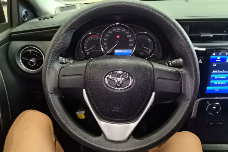 Toyota Corolla 2019 #11 Toyota Corolla 2019 car image #11