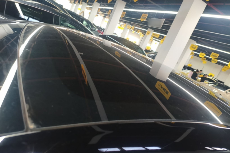 Tesla Model Y 2022 car image #25