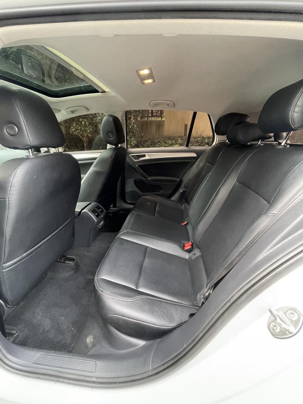 Volkswagen Golf 2020 car image #11