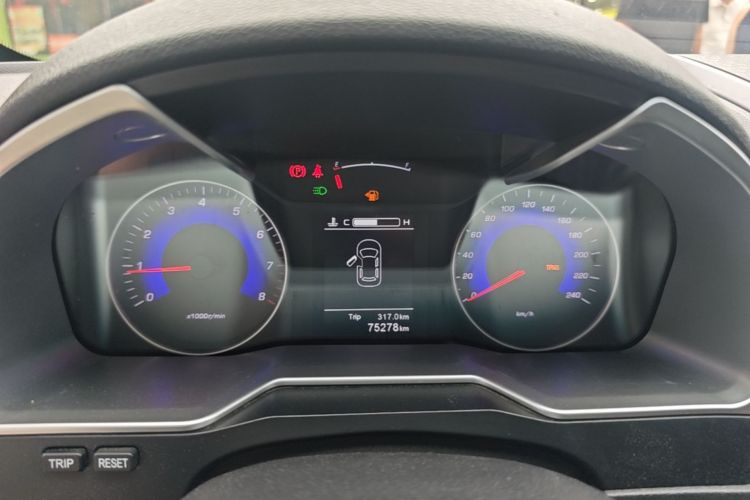 GEELY Emgrand 2016 car image #12