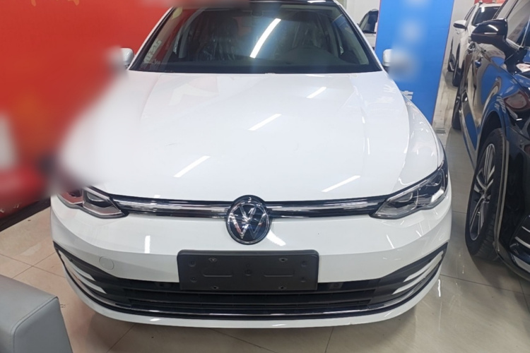 Volkswagen Golf 2024 car image #3