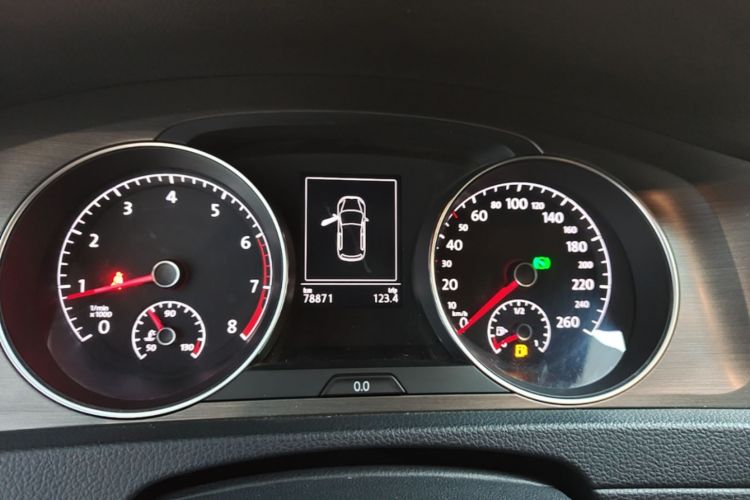 Volkswagen Golf 2015 car image #12