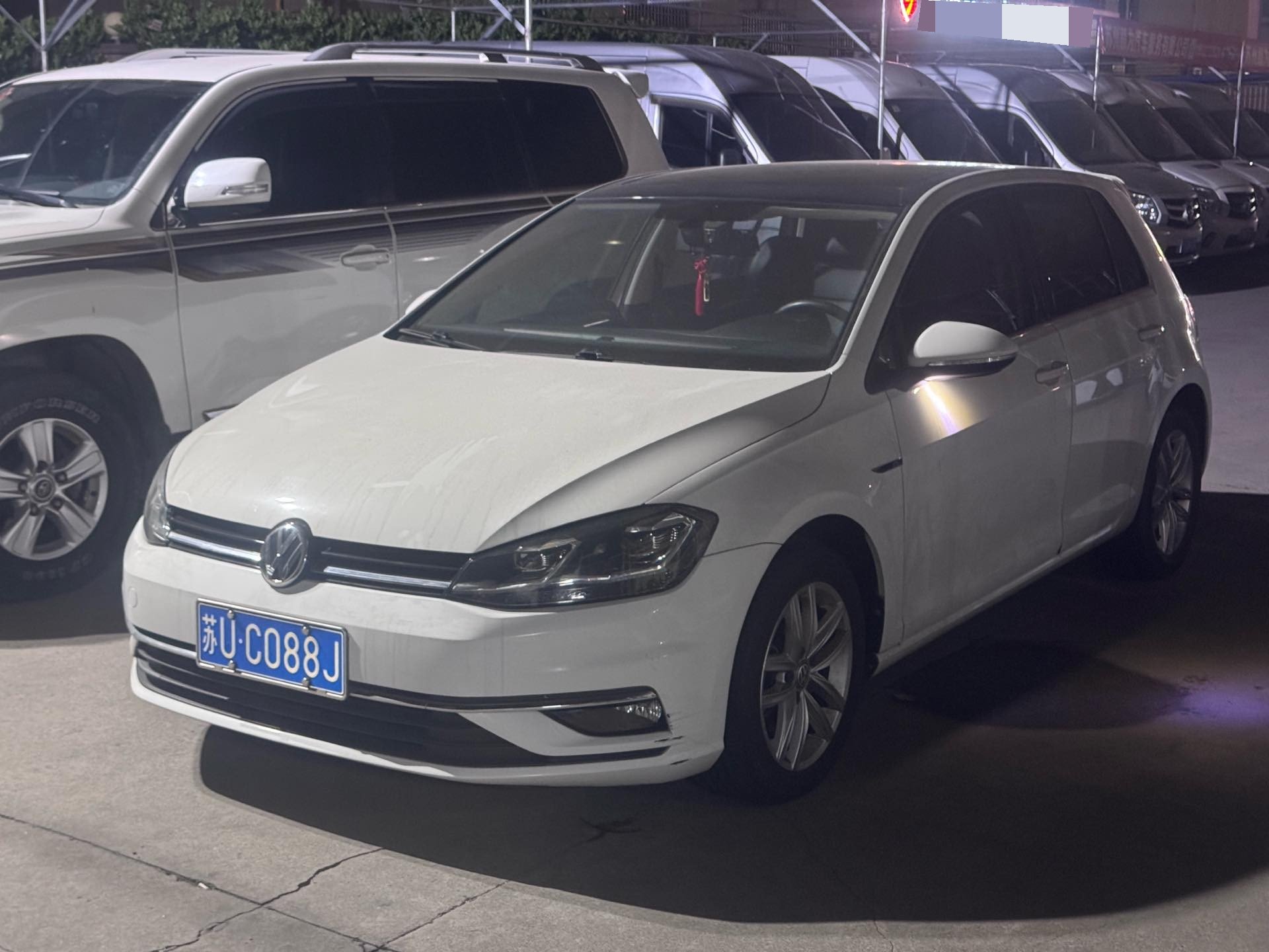 2019 immagine di auto 