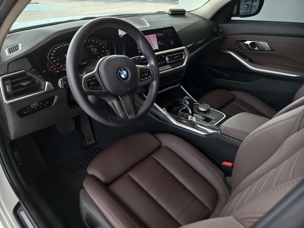 BMW 3 Series 2020 صورة سيارة #16