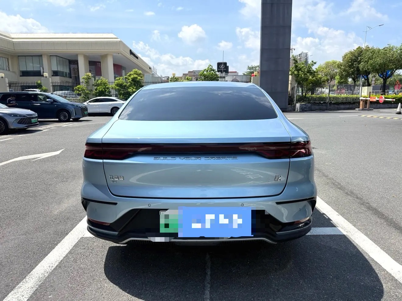 BYD Han 2023 car image #6